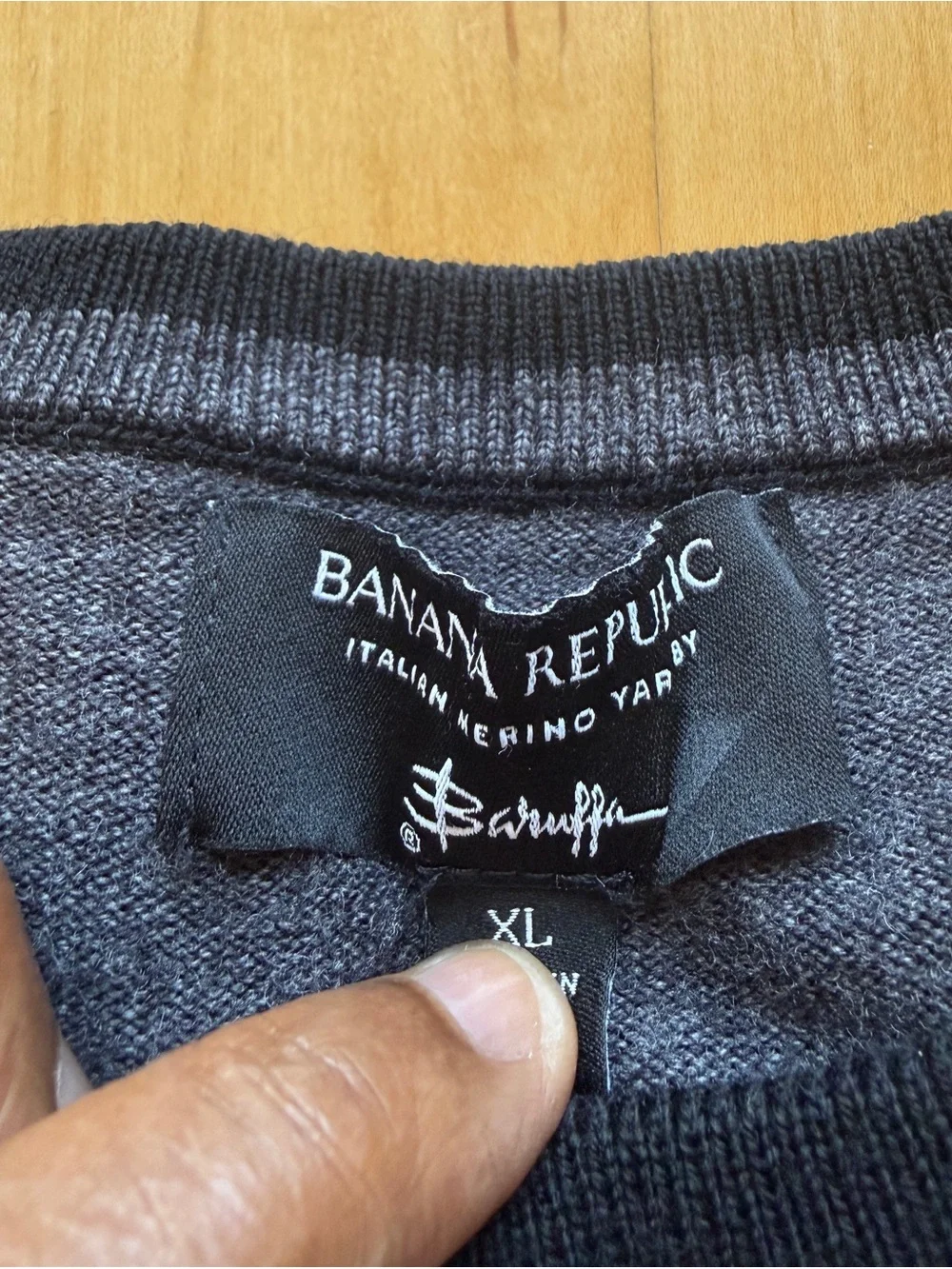 Banana Republic Italian Merino Wool Colorblock Sweater XL Gray Black Raglan